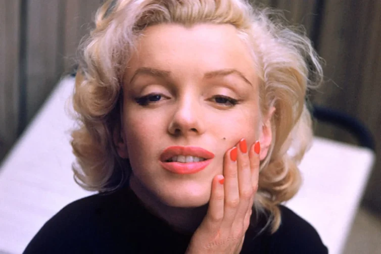 marylin-monroe-at-home-07